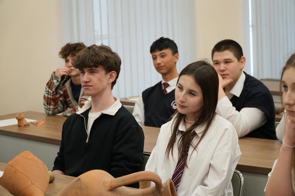 Школьники Тулы стали участниками «Исторической весны» в Университете Льва Толстого