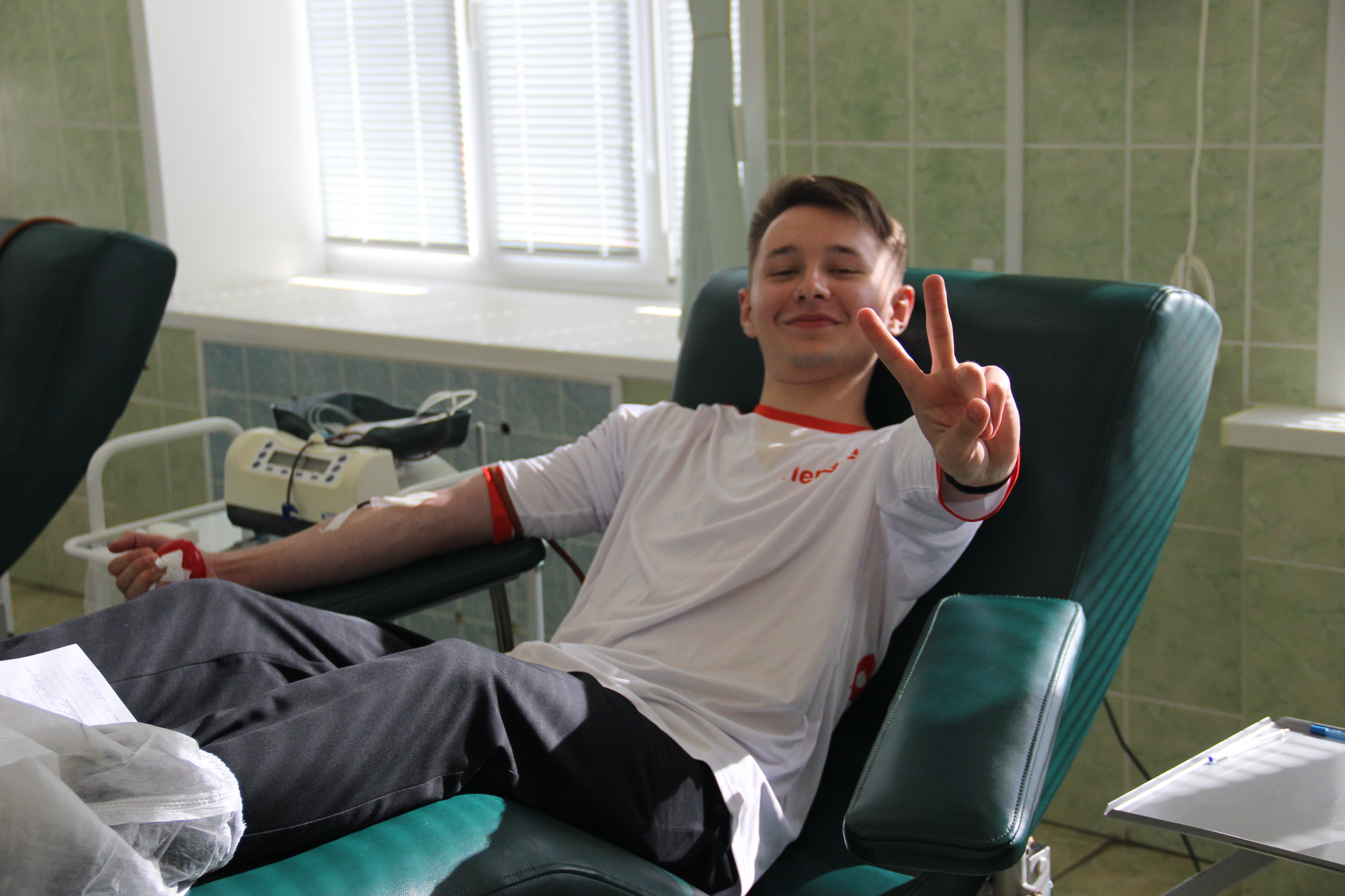 45 добровольцев приняли участие в донорской акции к 86-летию вуза