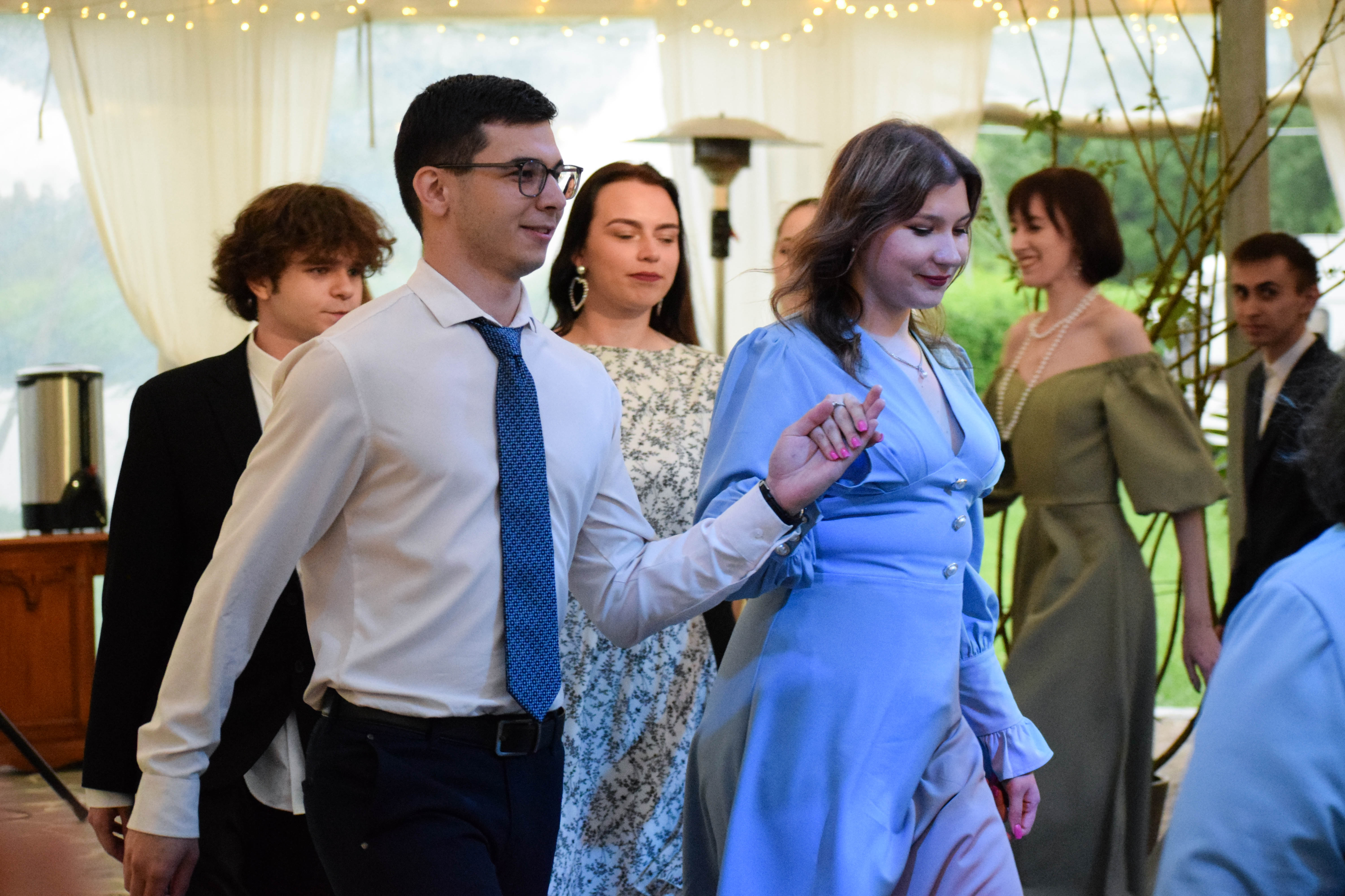 Нам расставаться настала пора 