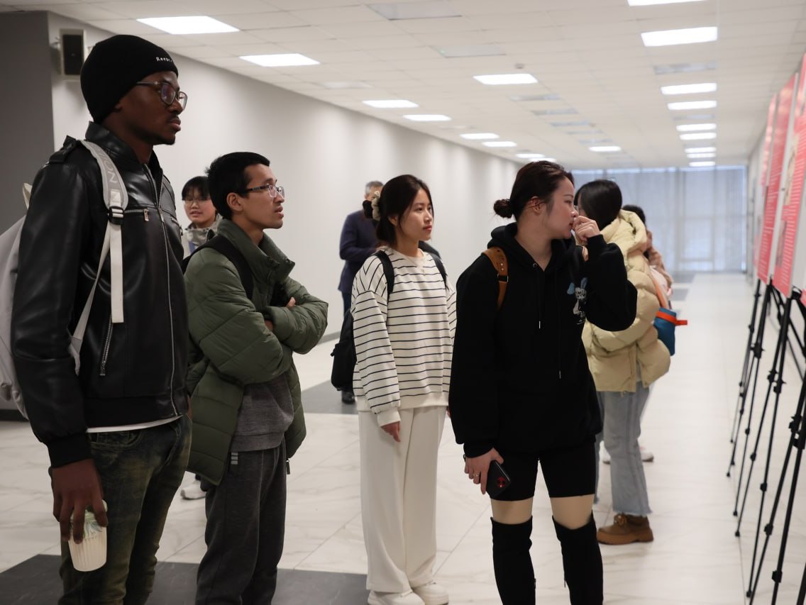 Выставка РГГУ открылась в Университете Льва Толстого