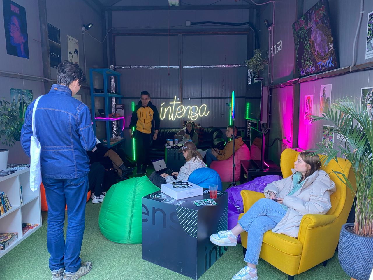 Как привести в IT и не разочаровать: новый митап от «Intensa»
