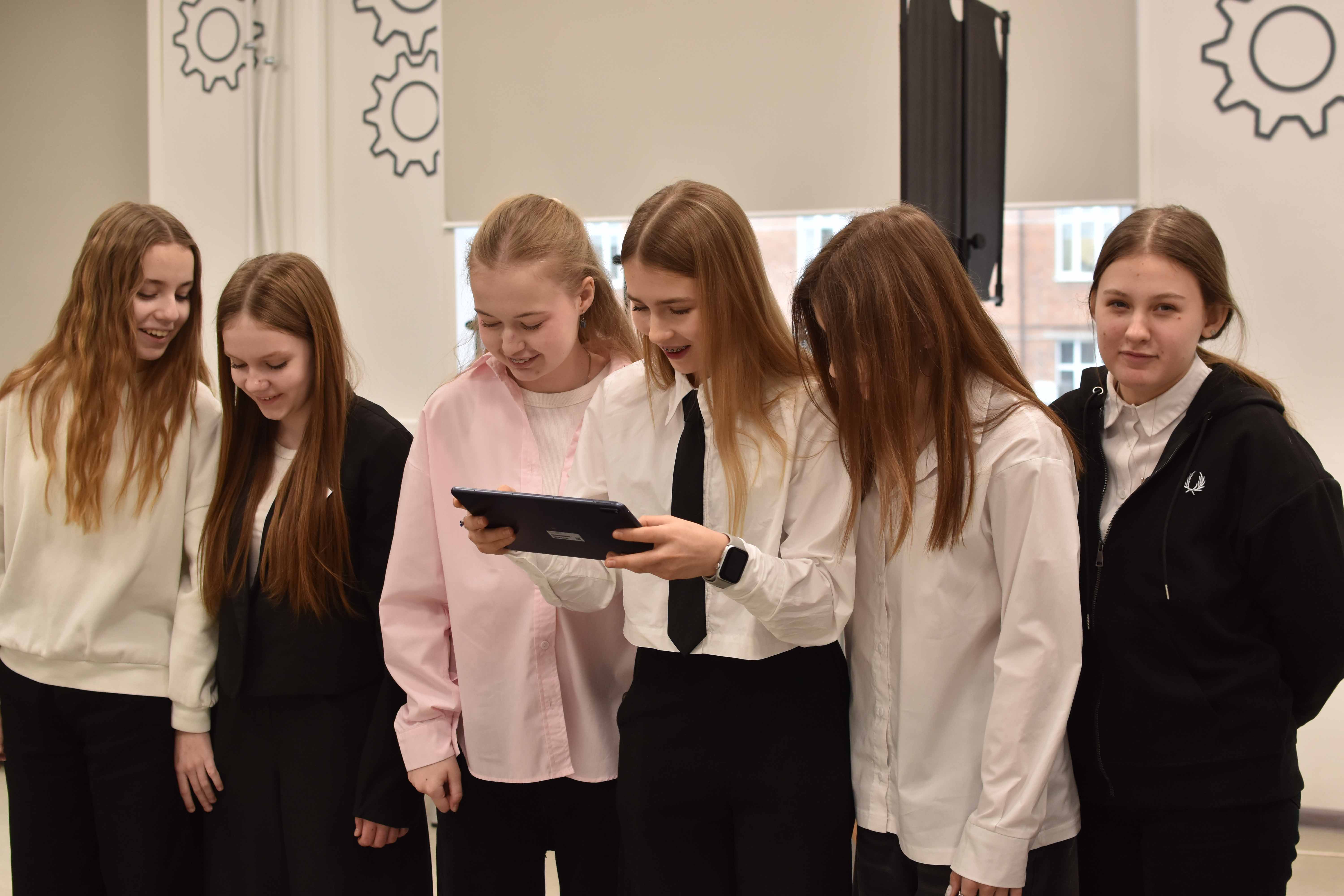 Технопарк Университета Льва Толстого посетили учащиеся Центра поддержки одаренных детей «Созвездие» Технопарк Университета Льва Толстого посетили учащиеся Центра поддержки одаренных детей «Созвездие»