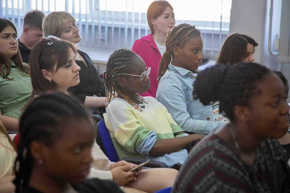 Язык приближения.  Тактильная коммуникация: возможности и ограничения